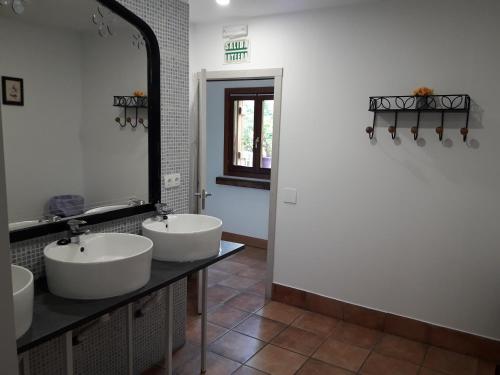 A bathroom at Albergue Casa Txakainlo