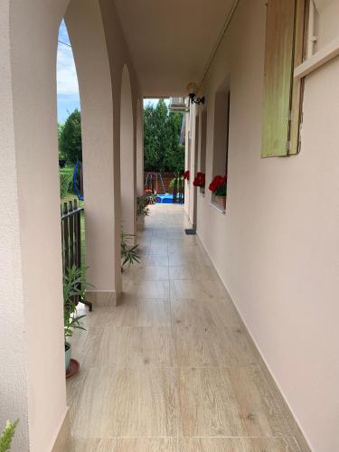 Balkoni atau teres di Nagcsaládos Rózsa Apartman