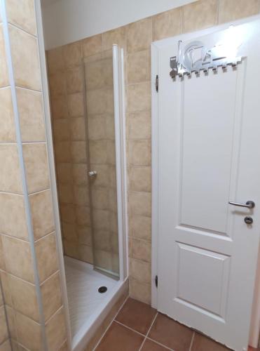 Ένα μπάνιο στο Ivana Apartman 2