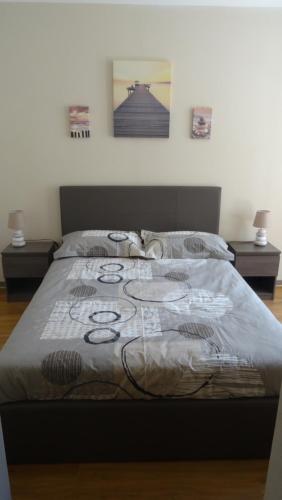 Uma cama ou camas num quarto em Appart T2 standing tout confort avec balcon - parking en option