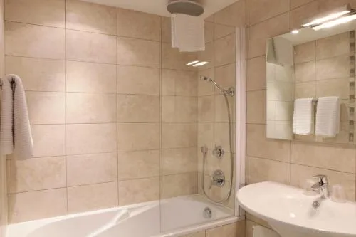 Best Western Premier Le Patio des Artistes Wellness Jacuzzi photo 12
