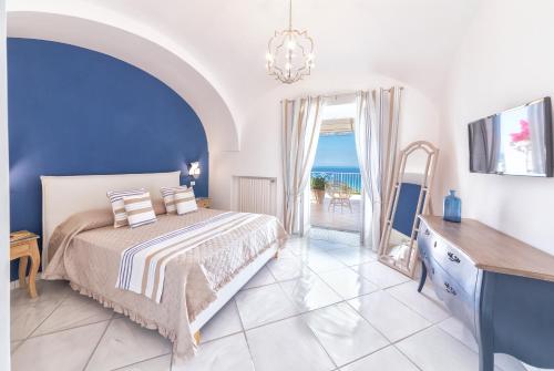 Afbeelding uit fotogalerij van Villa dei Lecci - 7 Luxury villas with private pool or jacuzzi in Ischia