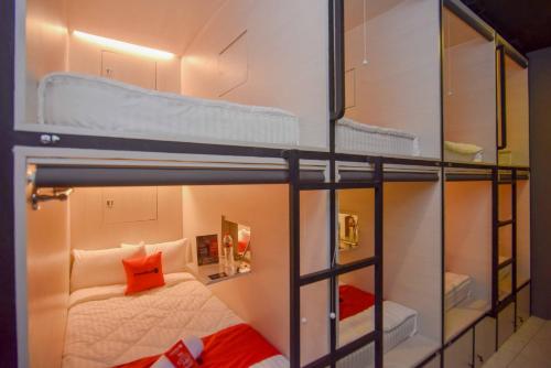 Gallery image of RedDoorz Hostel Syariah @ Peunayong Banda Aceh in Lheue