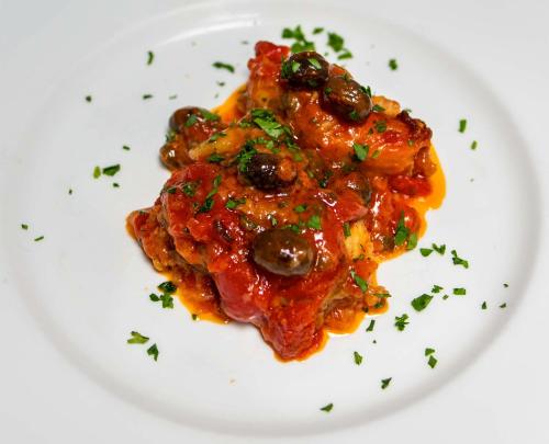 ホテルの敷地内または近くでの食事または食べ物