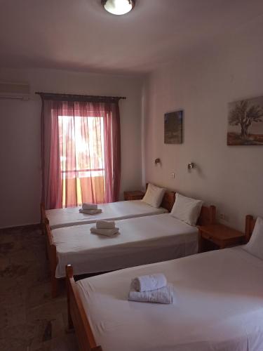 Drosia Hotelにあるベッド