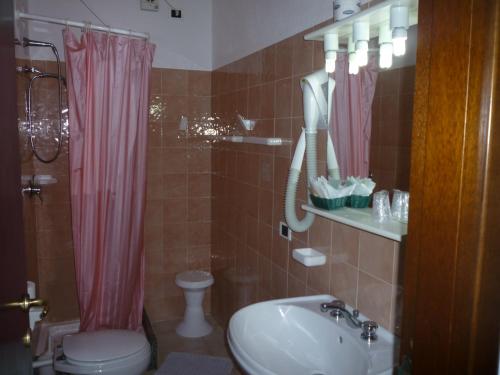 Koupelna v ubytování Hotel L'Ancora