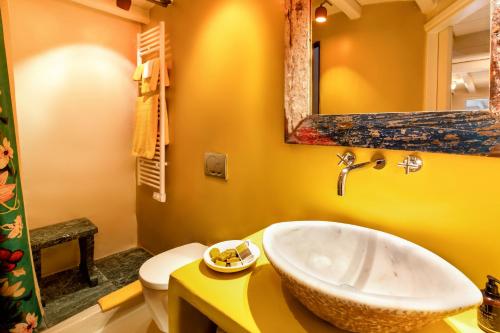 Gallery image of Tinos E-houses in Triandáros