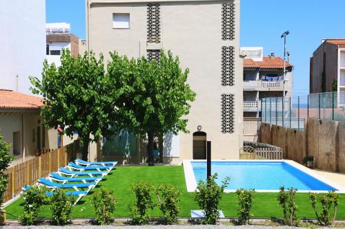 Swimmingpoolen hos eller tæt på RVApartaments Provenzal