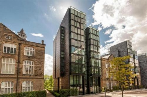 Quartermile Central Apartment