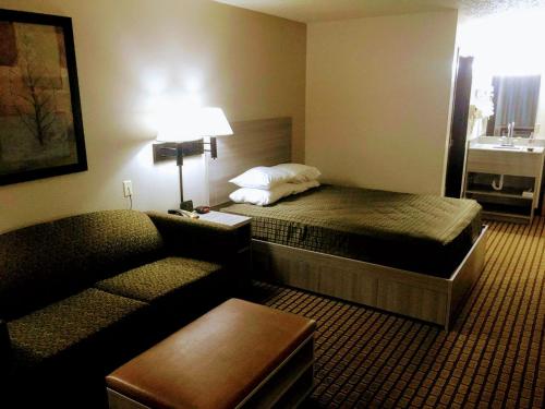 Bearcat Inn and Suites – Photos 4