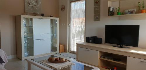 Dapur atau dapur kecil di Apartment D&D Grubišić