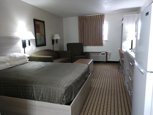 Bearcat Inn and Suites – Photos 5