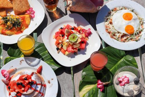 Jídlo v aparthotelu nebo okolí