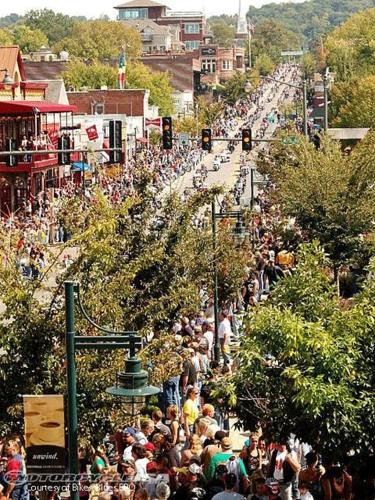 Επισκέπτες που μένουν στο Dickson Street Inn