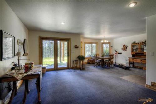 Knotty Pine Cabin – Photos 4