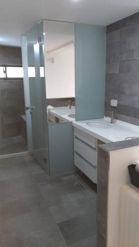 Dapur atau dapur kecil di BEACH FRONT VILLA