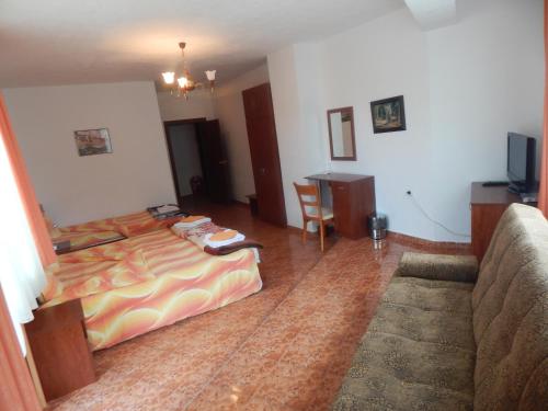 Galeriebild der Unterkunft Хотел Гнездото на орлите in Trigrad