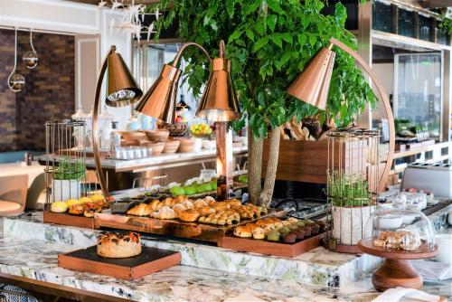 Jídlo v aparthotelu nebo okolí