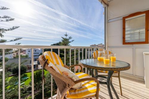 Apartment Carihuela Palace, Torremolinos, Spain - Booking.com