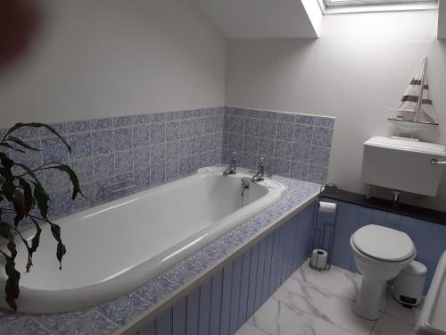 Phòng tắm tại Witherhill Granary