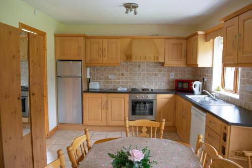 Nhà bếp/bếp nhỏ tại no 4 Cnoc Na Si Dublin Road