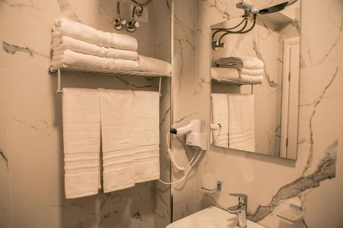Ванна кімната в ODA Aparthotel Shkodër