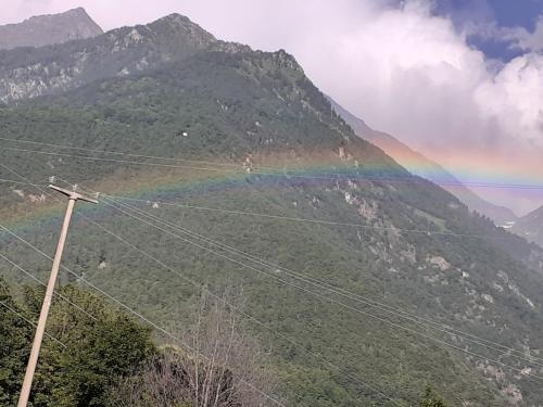 Ein allgemeiner Bergblick oder ein Berglick von des Hotels aus