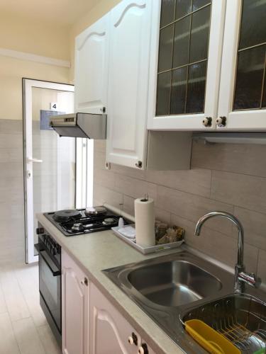 Η κουζίνα ή μικρή κουζίνα στο Apartments - Rooms VESNA
