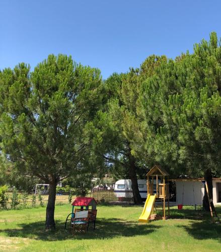 Φωτογραφία από το άλμπουμ του Be Happy Apartments στη Βουρβουρού