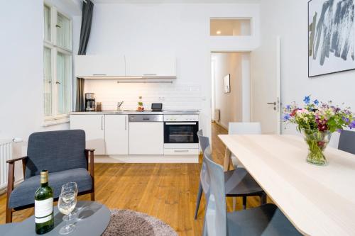 Nhà bếp/bếp nhỏ tại BENSIMON apartments Prenzlauer Berg
