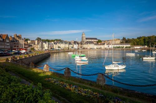 CITE D'ALETH - Au pied des plages & des ports