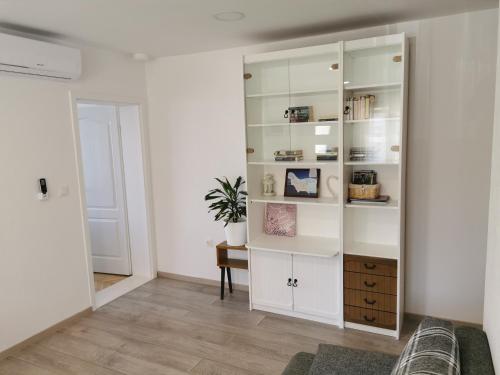Kuchyňa alebo kuchynka v ubytovaní Apartman Adriatic Pavlinovic - Makarska