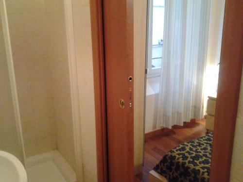 A bathroom at Hotel Perla