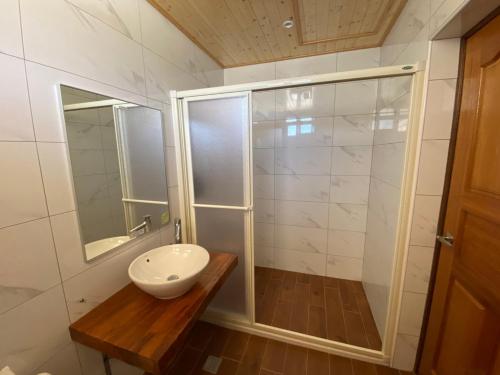 Salle de bains dans l'établissement 南庄拾光民宿