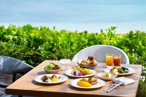 Mad på resortet eller i nærheden