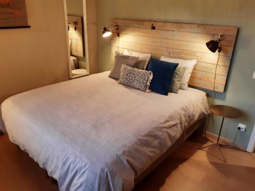 Postel nebo postele na pokoji v ubytování Appartement rez Terrasse et Jardin