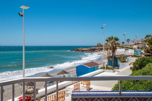 Apartamento en Edificio Torresol, 1ª linea de playa en Nerja