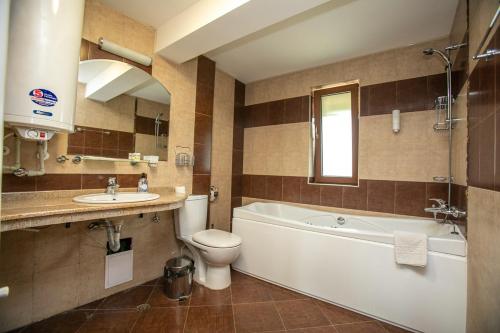 Koupelna v ubytování Vila Gardenia