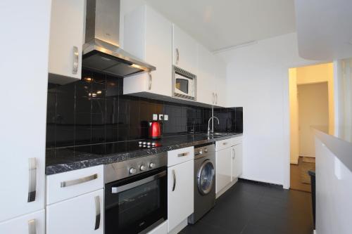 Chic Two Bedroom Apartment steps from Champs Elysees