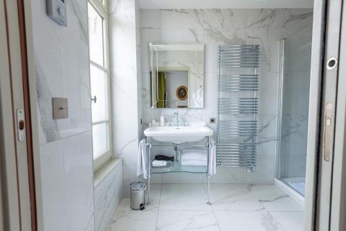 Gallery image of H&ocirc;tel Mille Pas in Voiron