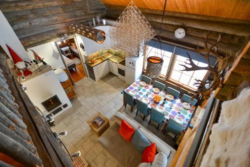 Posezení v ubytování Ylläshilla Cottage