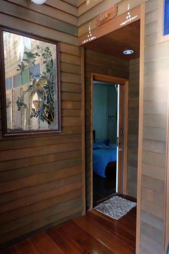 Una cama o camas en una habitación de Baan Ing Suan