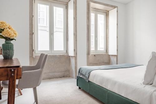 Decompress at a Tranquil, Minimal Urban Oasis with an Edge