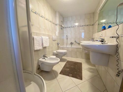 Koupelna v ubytování Hotel Zartenbach