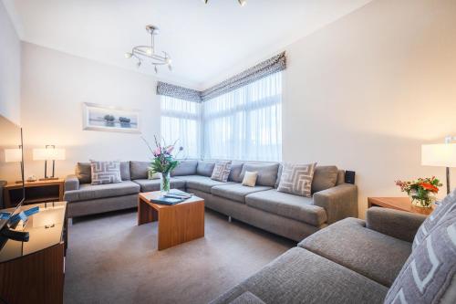 The Knight Residence by Mansley photo 45