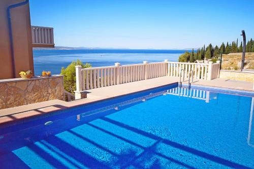 Fotografia z galérie ubytovania Villa Ana with private 50m2 pool, 7 bedrooms, 7 bathrooms, 18 persons max v destinácii Stanići