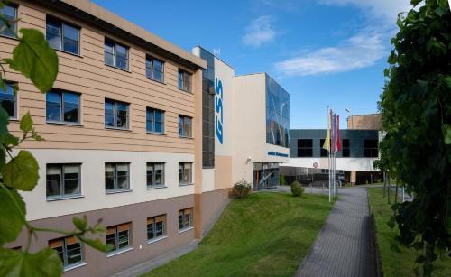 a view of the front of a building at Gdańska Szkoła Szermierki in Gdańsk