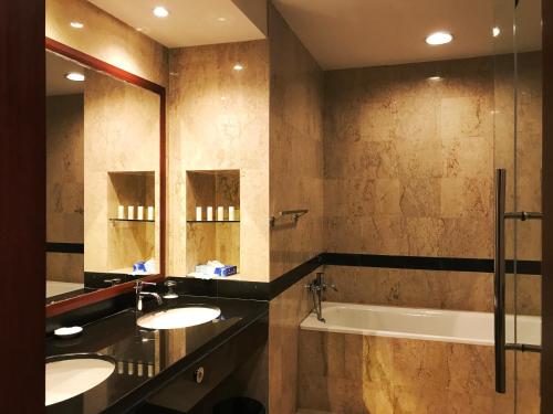 A bathroom at Pulai Springs Resort Official