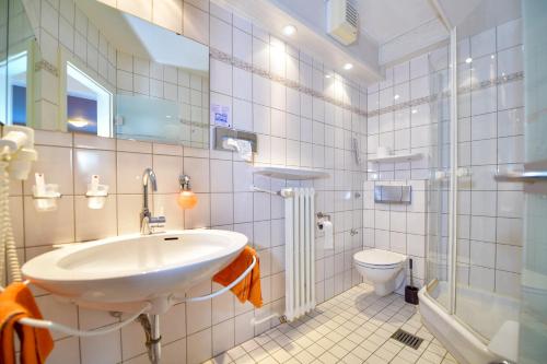 Koupelna v ubytování Hotel Zur Post