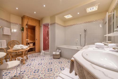 Koupelna v ubytování Hotel St. Oswald